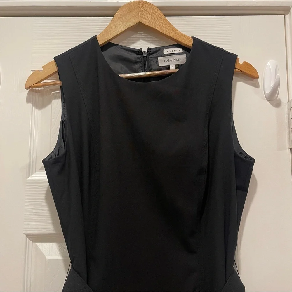 Calvin Klein Sheath Dress Women’s Sz 8 Black Belted Sleeveless Office Business - Picture 3 of 8